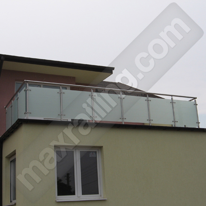 Иноксови парапети